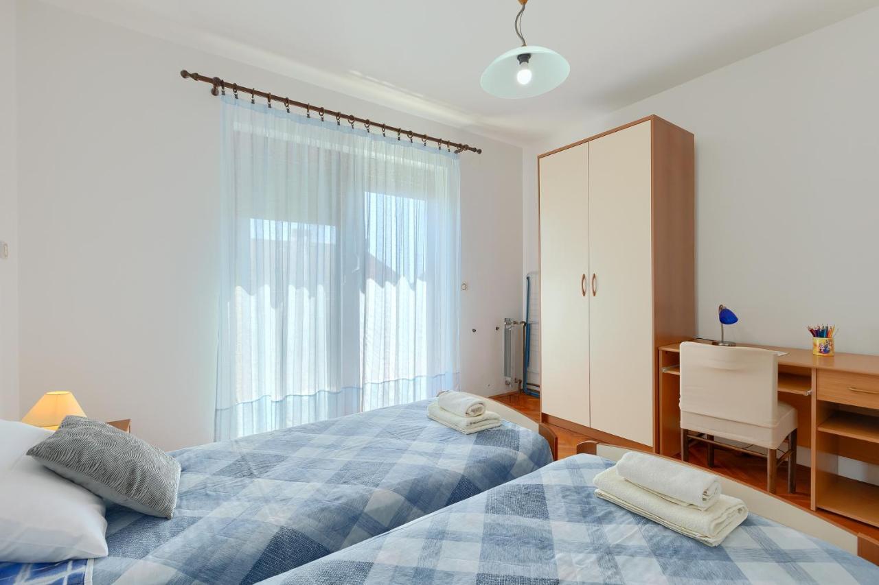 Apartment Christina Pula Exteriör bild