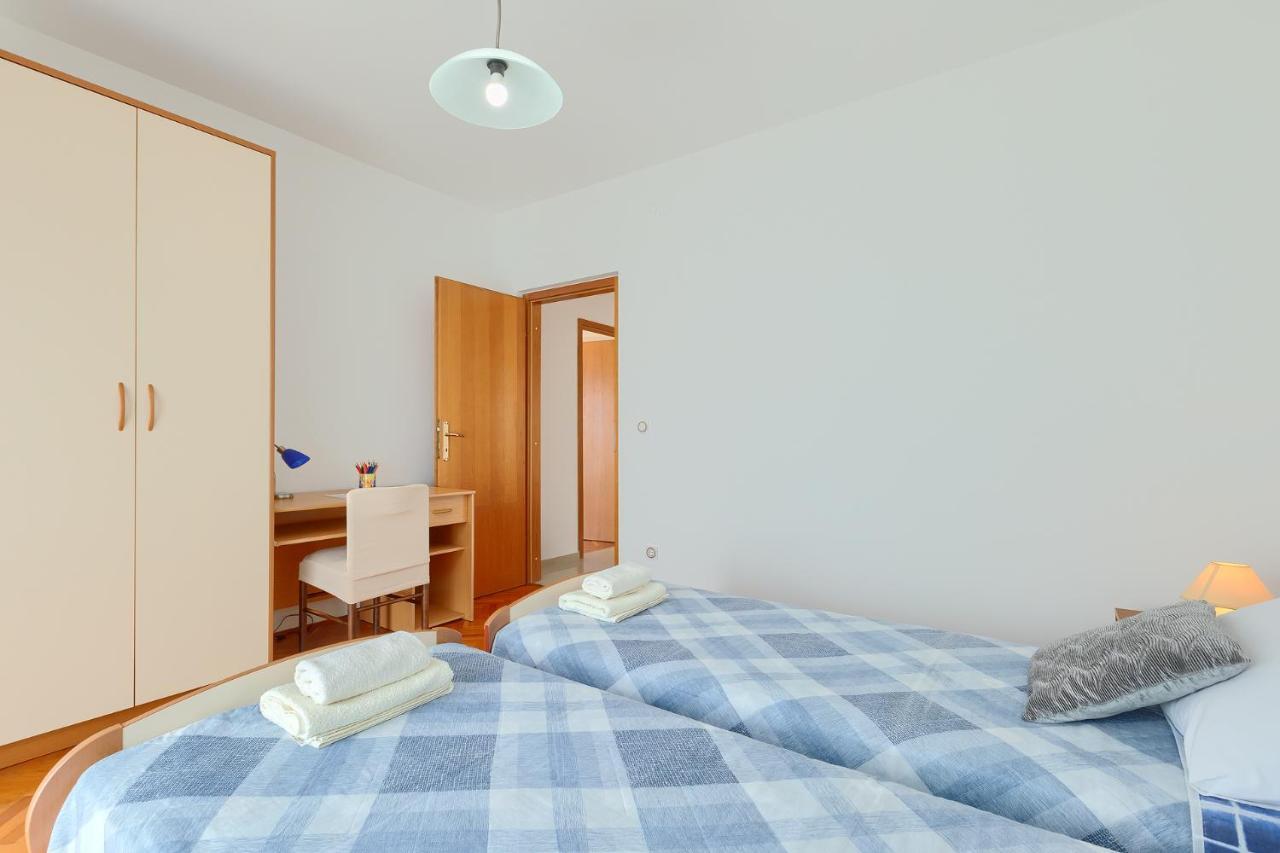 Apartment Christina Pula Exteriör bild